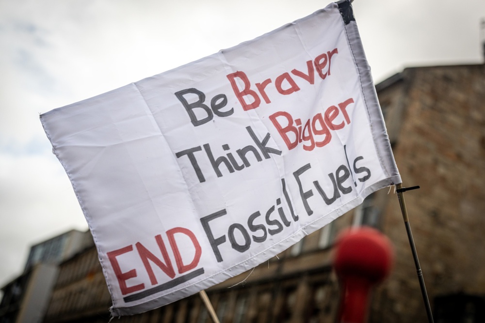 End fossil fuels banner