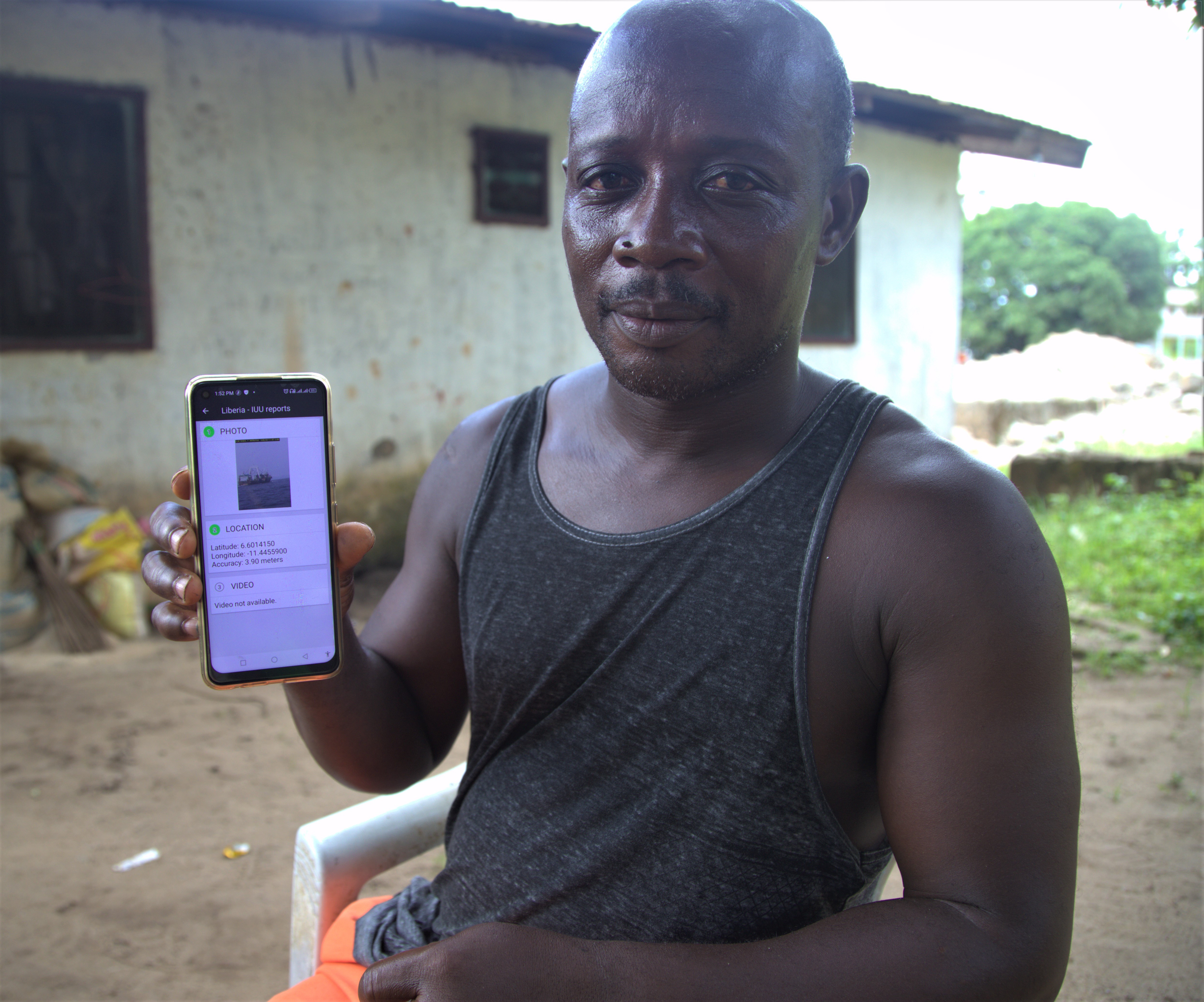 New phone app helps Liberia’s canoe fishers fight illegal fishing
